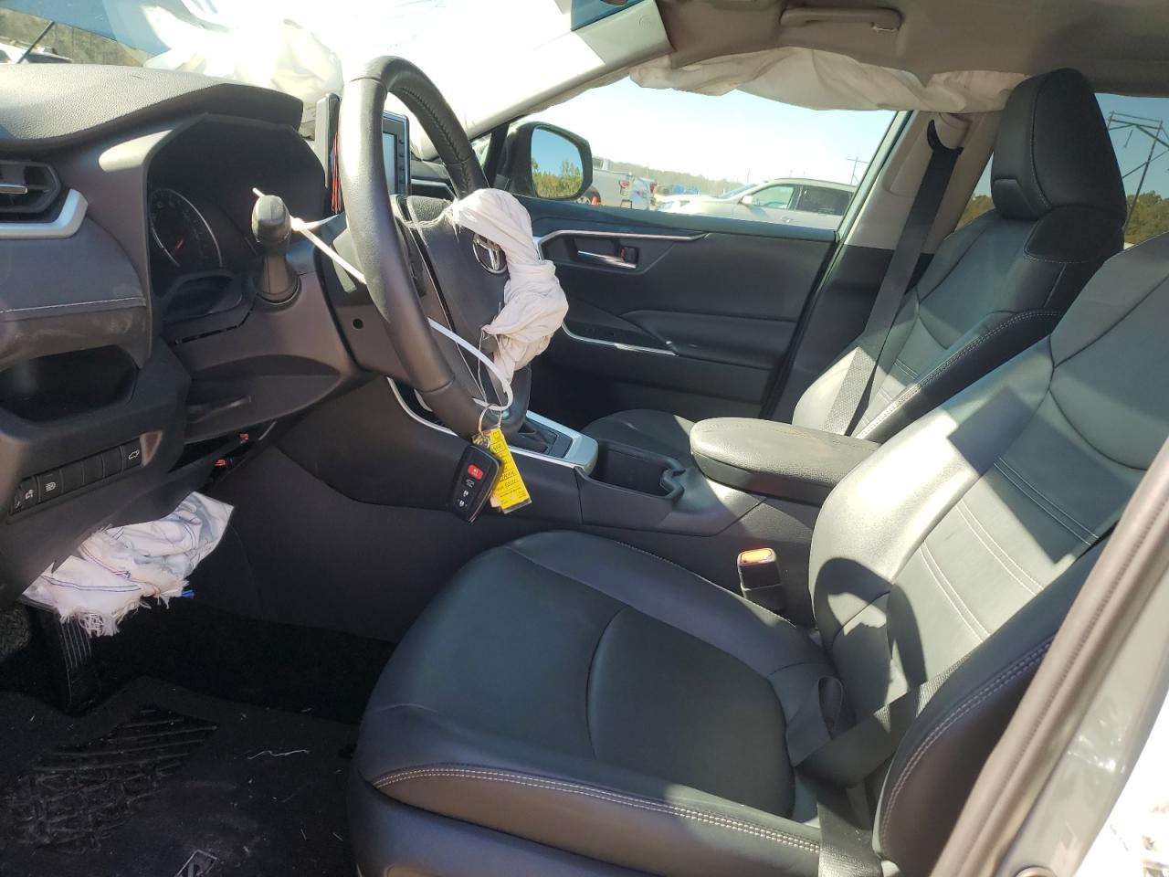 2022 TOYOTA RAV4 XLE PREMIUM VIN:2T3C1RFV4NW228054