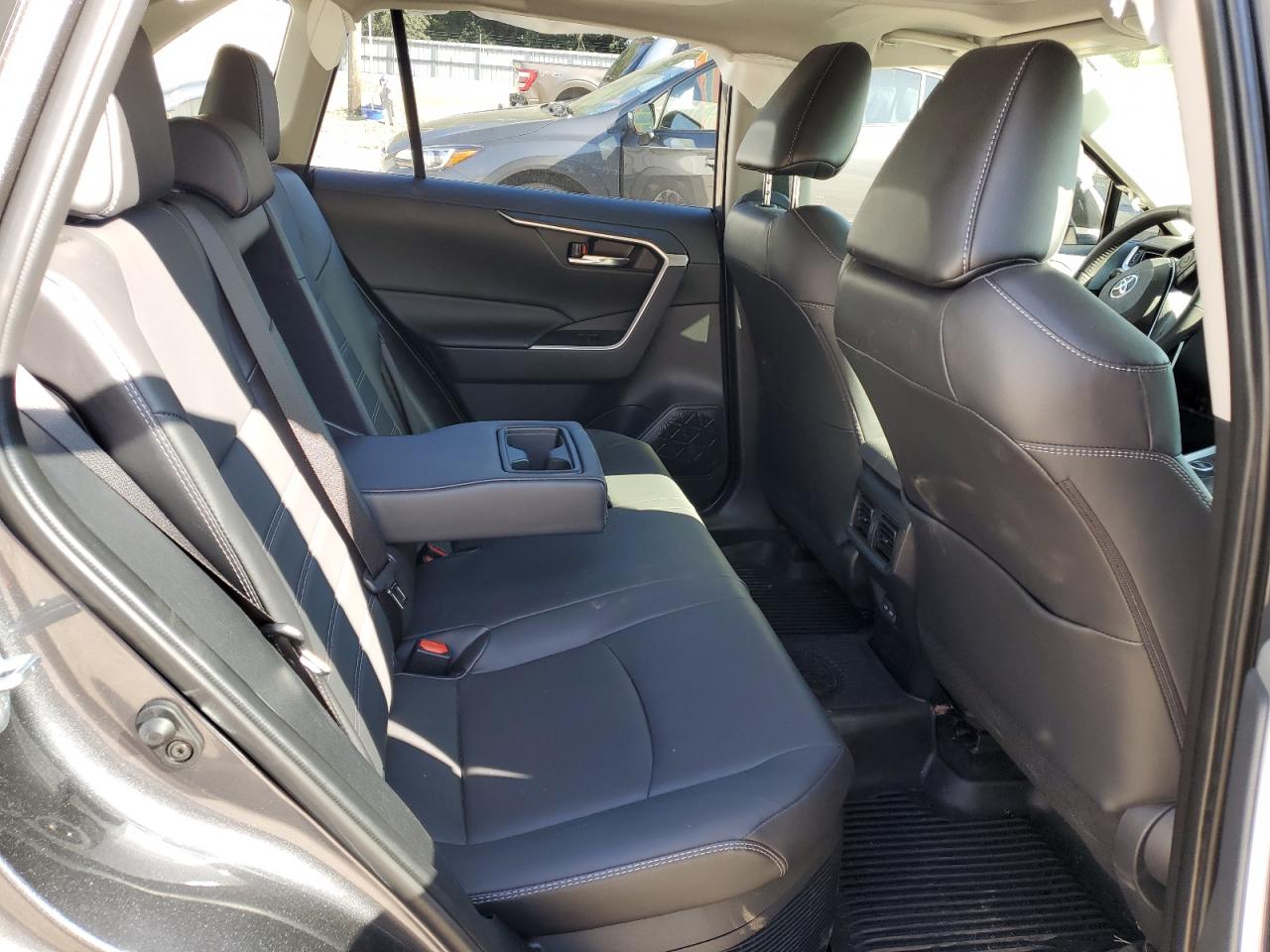 2022 TOYOTA RAV4 XLE PREMIUM VIN:JTMB6RFV0ND072718