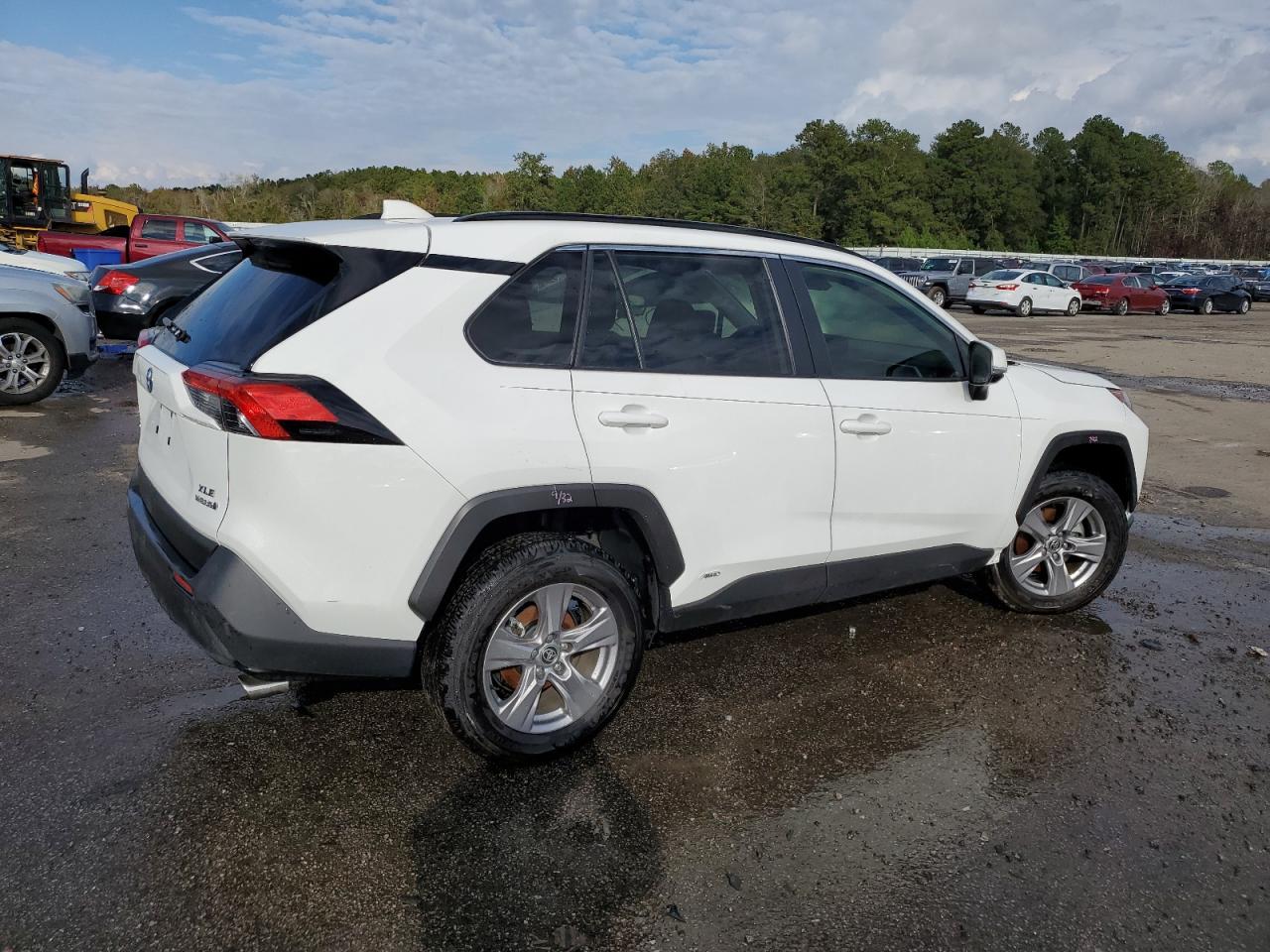 2022 TOYOTA RAV4 XLE VIN:JTMRWRFV2ND144596