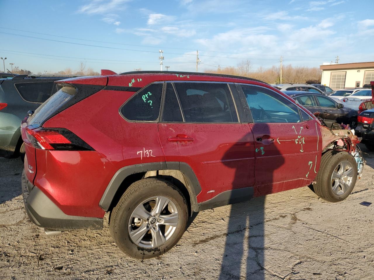 2022 TOYOTA RAV4 XLE VIN:4T3RWRFV0NU069397