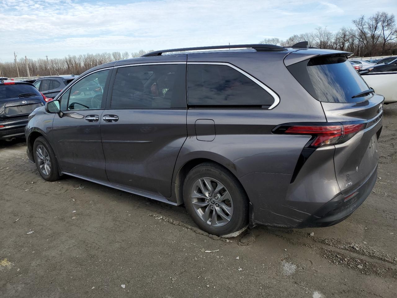 2022 TOYOTA SIENNA XLE VIN:5TDJSKFC2NS046154