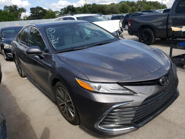 2021 TOYOTA CAMRY XLE VIN: 4T1F11AK6MU584735