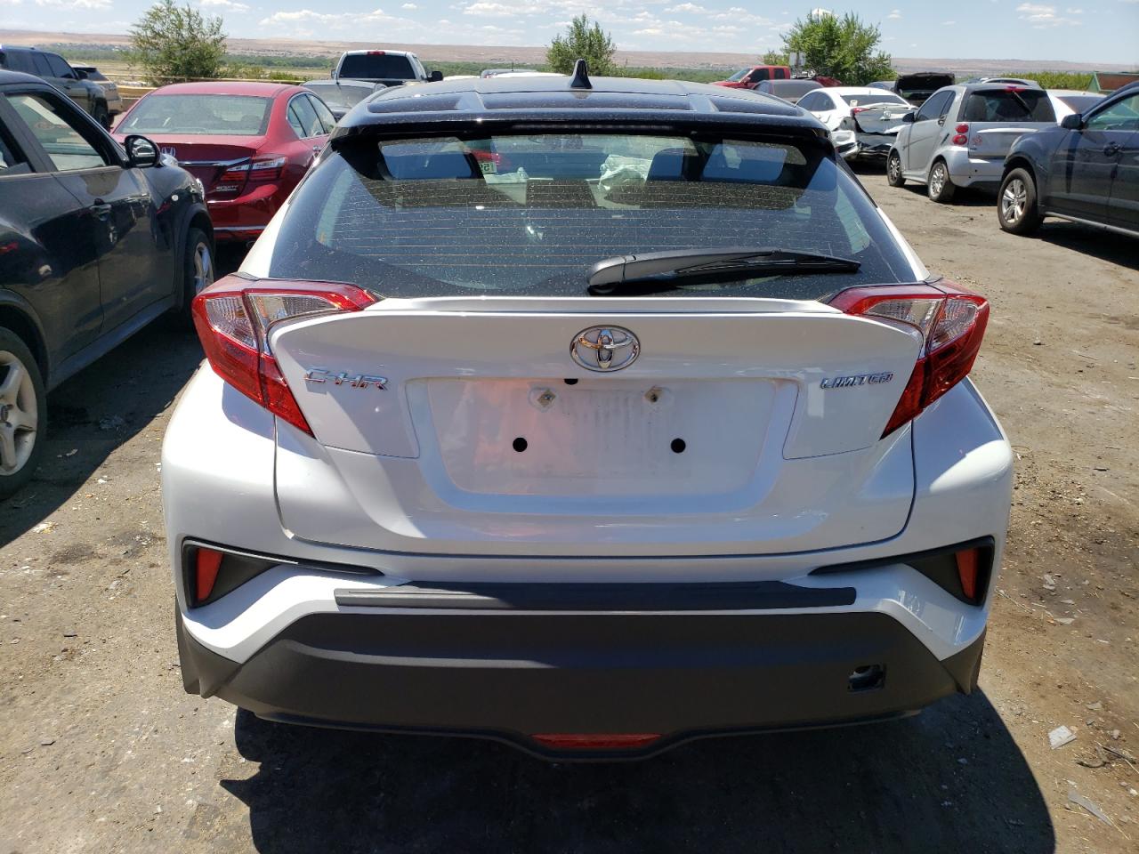 2022 TOYOTA C-HR XLE VIN:NMTKHMBX1NR142637