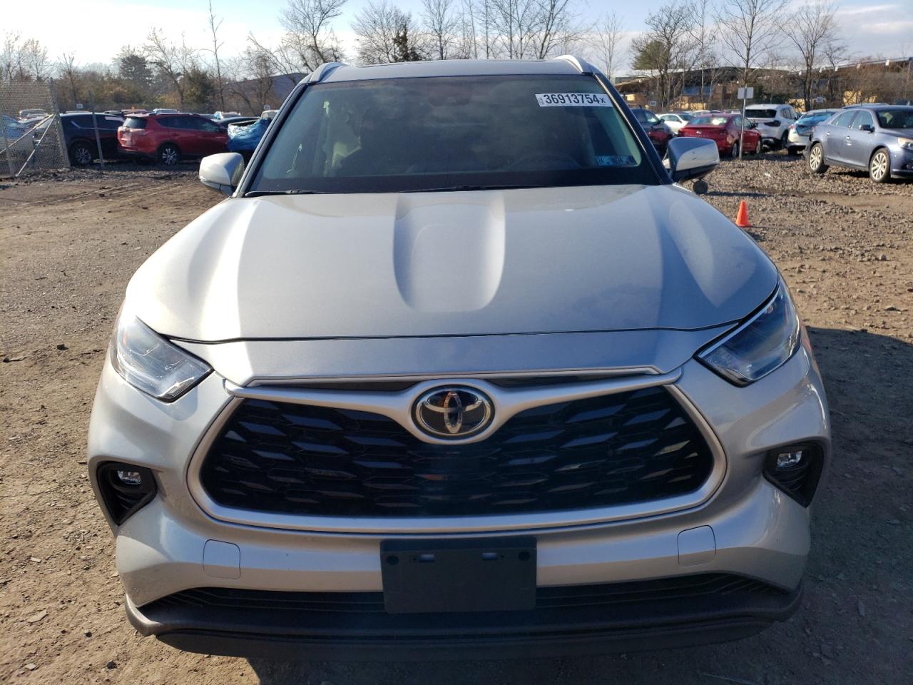 2022 TOYOTA HIGHLANDER XLE VIN:5TDGZRBH6NS572755