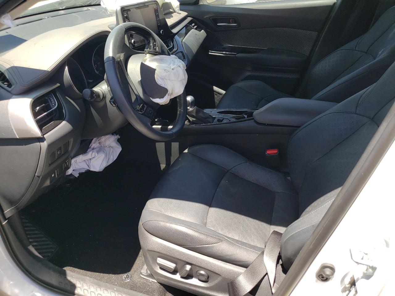 2022 TOYOTA C-HR XLE VIN:NMTKHMBX1NR142637