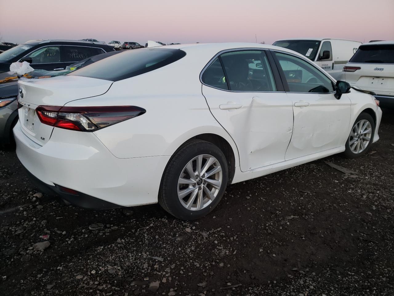 2022 TOYOTA CAMRY LE VIN:4T1C11AK4NU499039