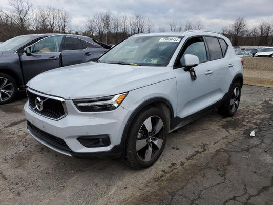 2021 VOLVO XC40 T5 MOMENTUM VIN: YV4162***********