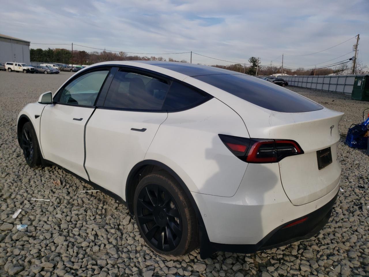 2022 TESLA MODEL Y  VIN:7SAYGDEE6NF373937