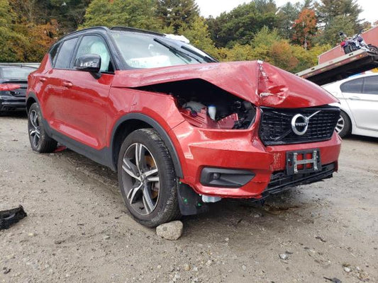 2021 VOLVO XC40 T5 R-DESIGN VIN: YV4162UM2M2601090