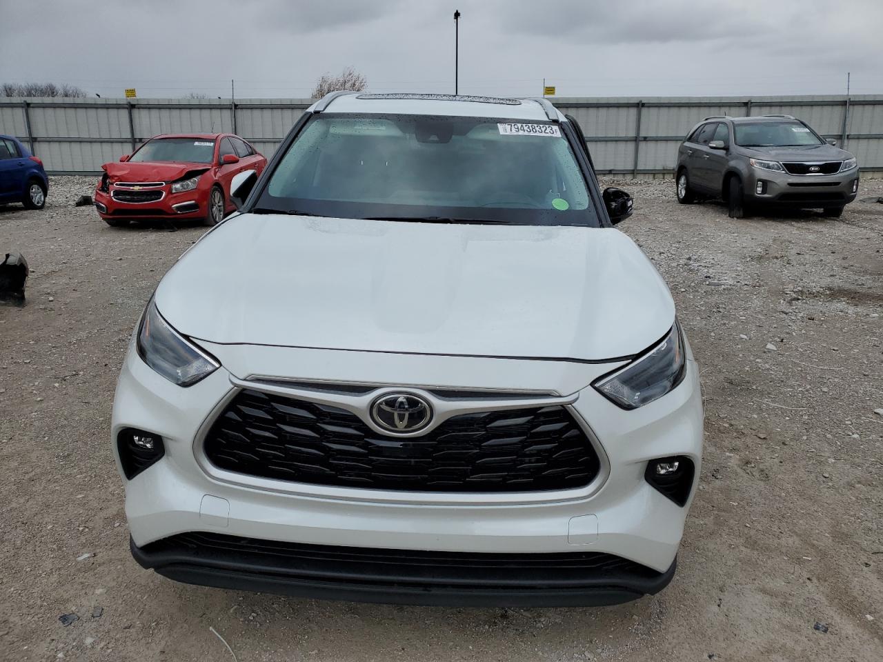 2022 TOYOTA HIGHLANDER XLE VIN:5TDGZRBH4NS237798