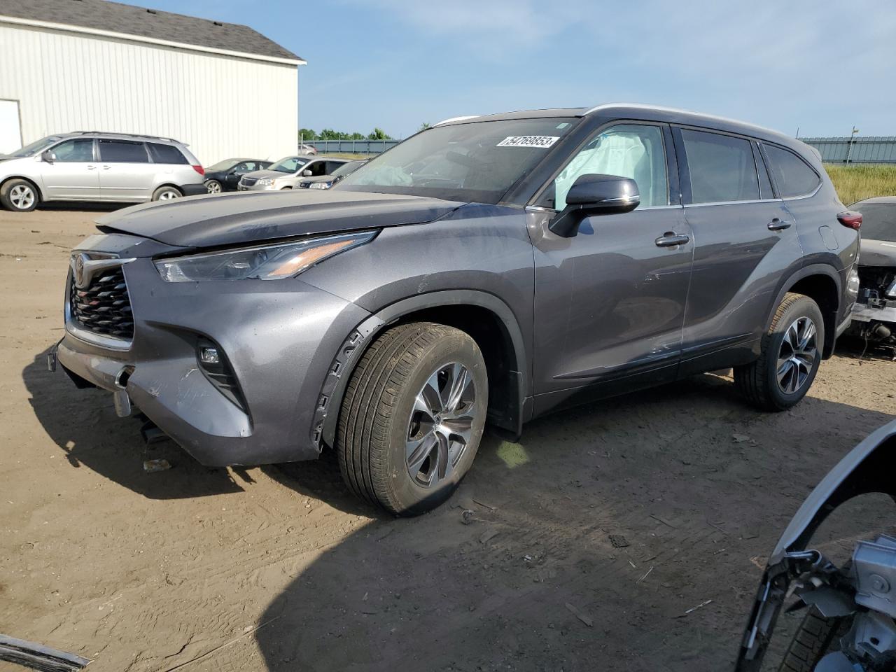 2022 TOYOTA HIGHLANDER XLE VIN:5TDGZRBH4NS166067