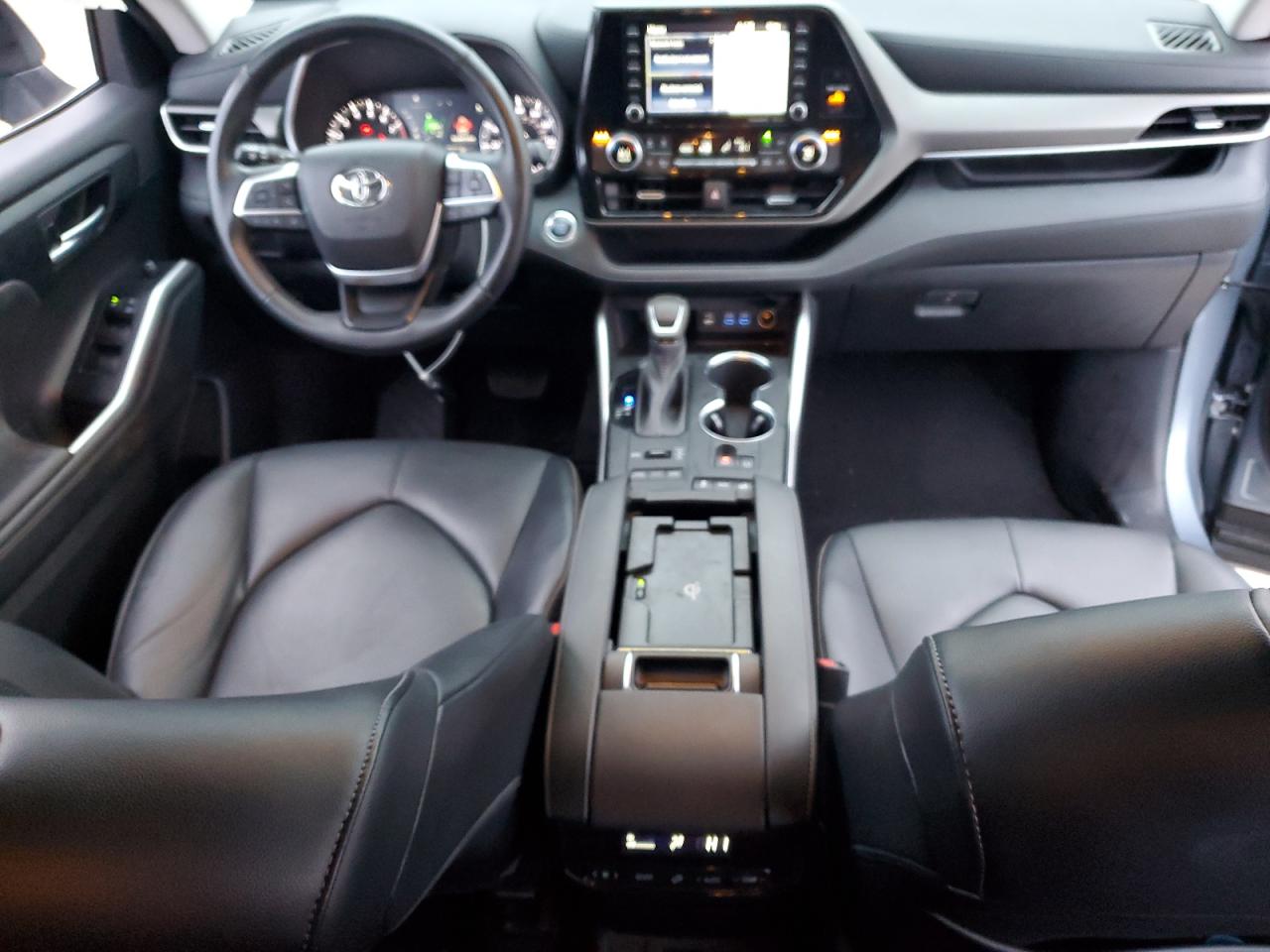 2022 TOYOTA HIGHLANDER XLE VIN:5TDHZRBH3NS212878