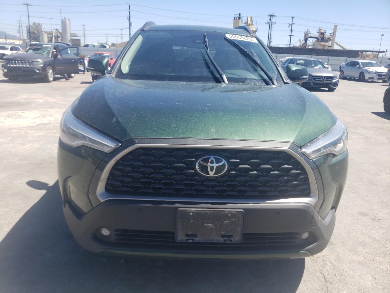 2022 TOYOTA COROLLA CROSS XLE VIN:7MUDAABG7NV021971