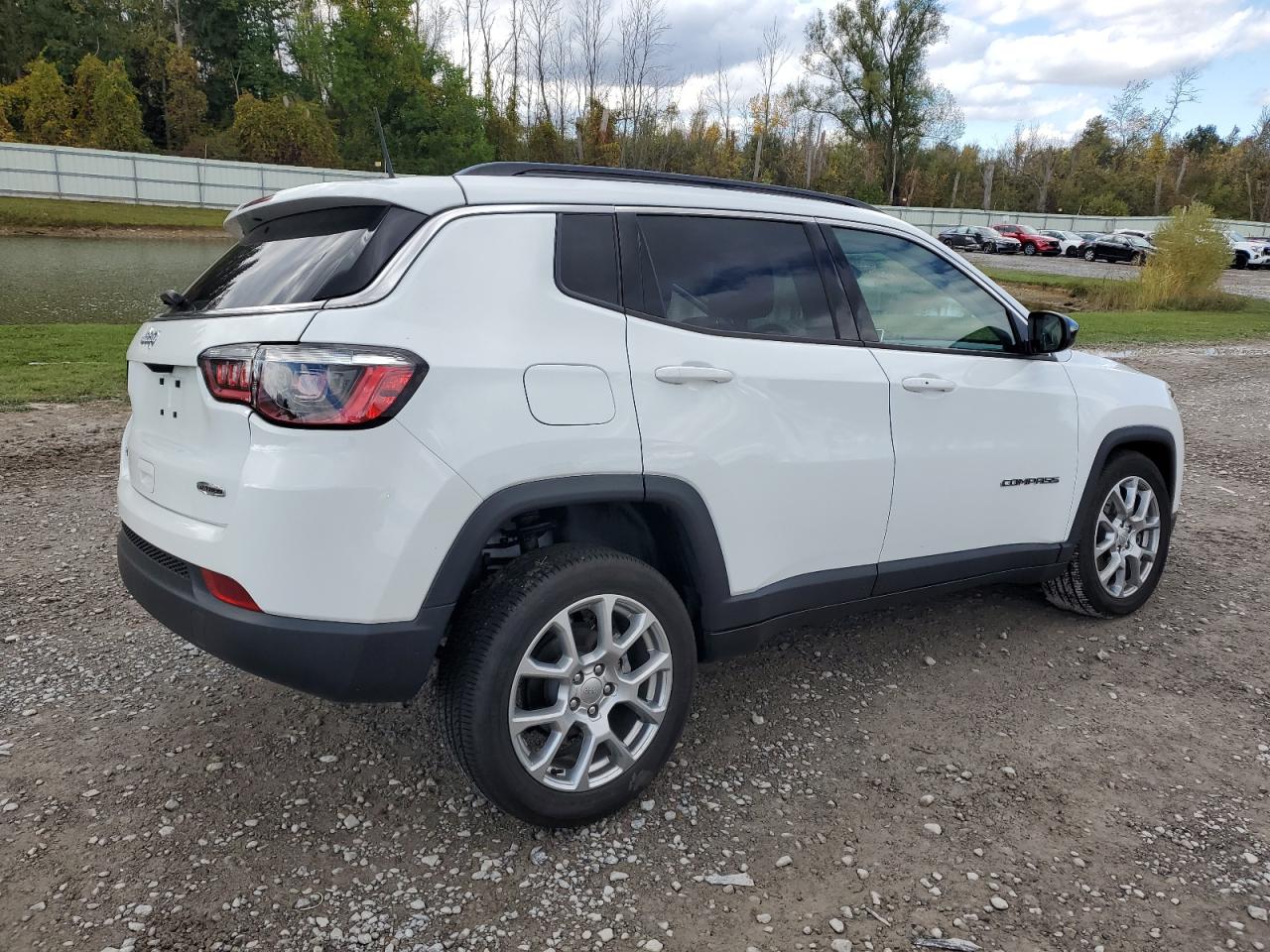 2022 JEEP COMPASS LATITUDE LUX VIN:3C4NJDFB2NT222066