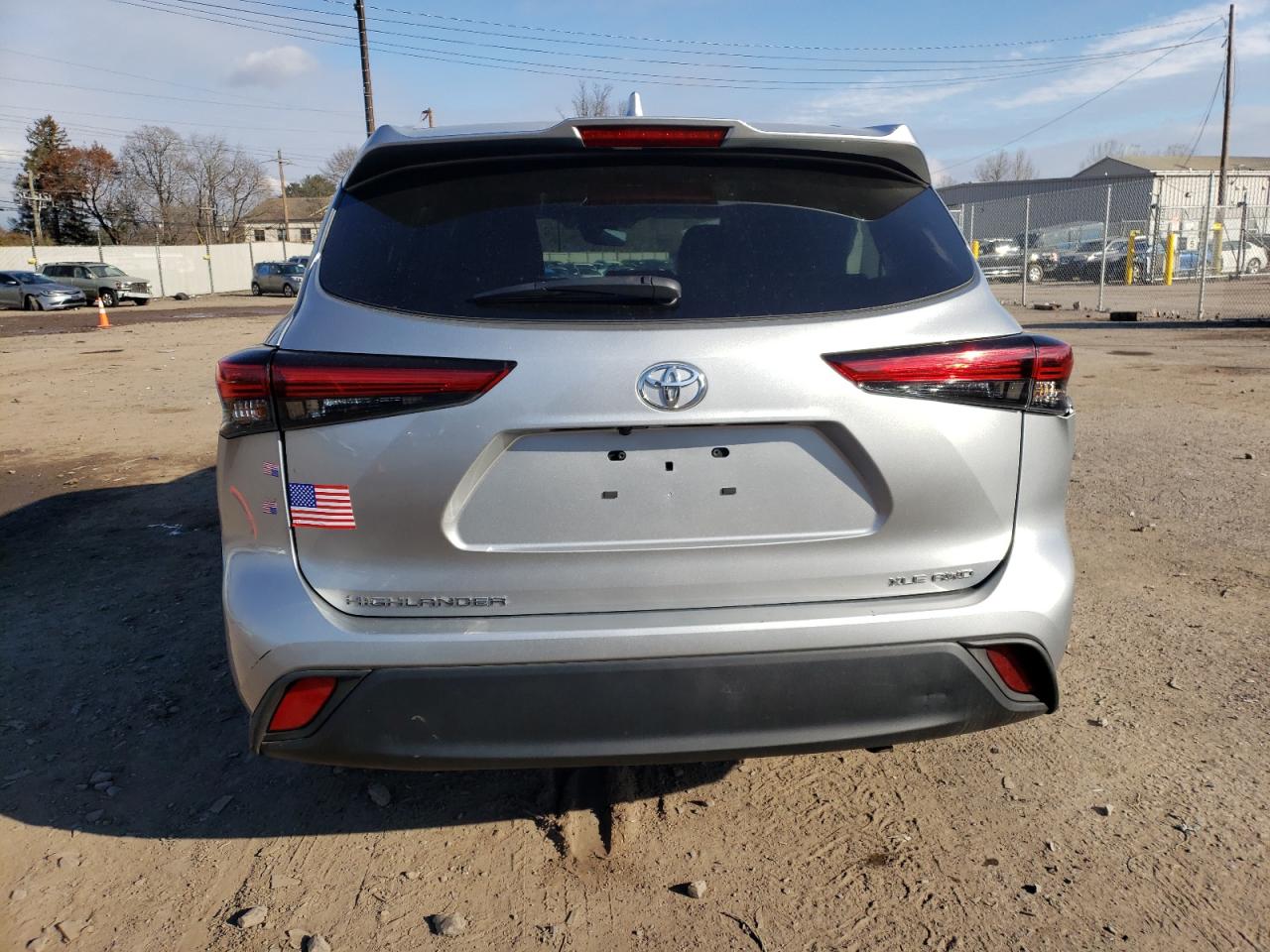 2022 TOYOTA HIGHLANDER XLE VIN:5TDGZRBH6NS572755