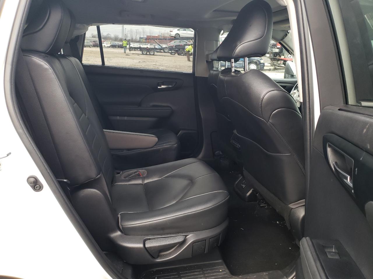 2022 TOYOTA HIGHLANDER XLE VIN:5TDGZRBH6NS568544