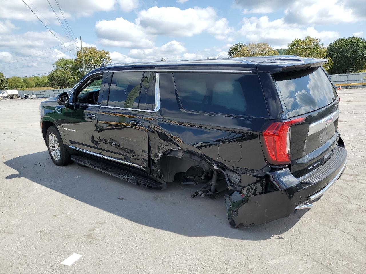 2022 GMC YUKON XL K1500 SLT VIN:1GKS2GKD9NR166827
