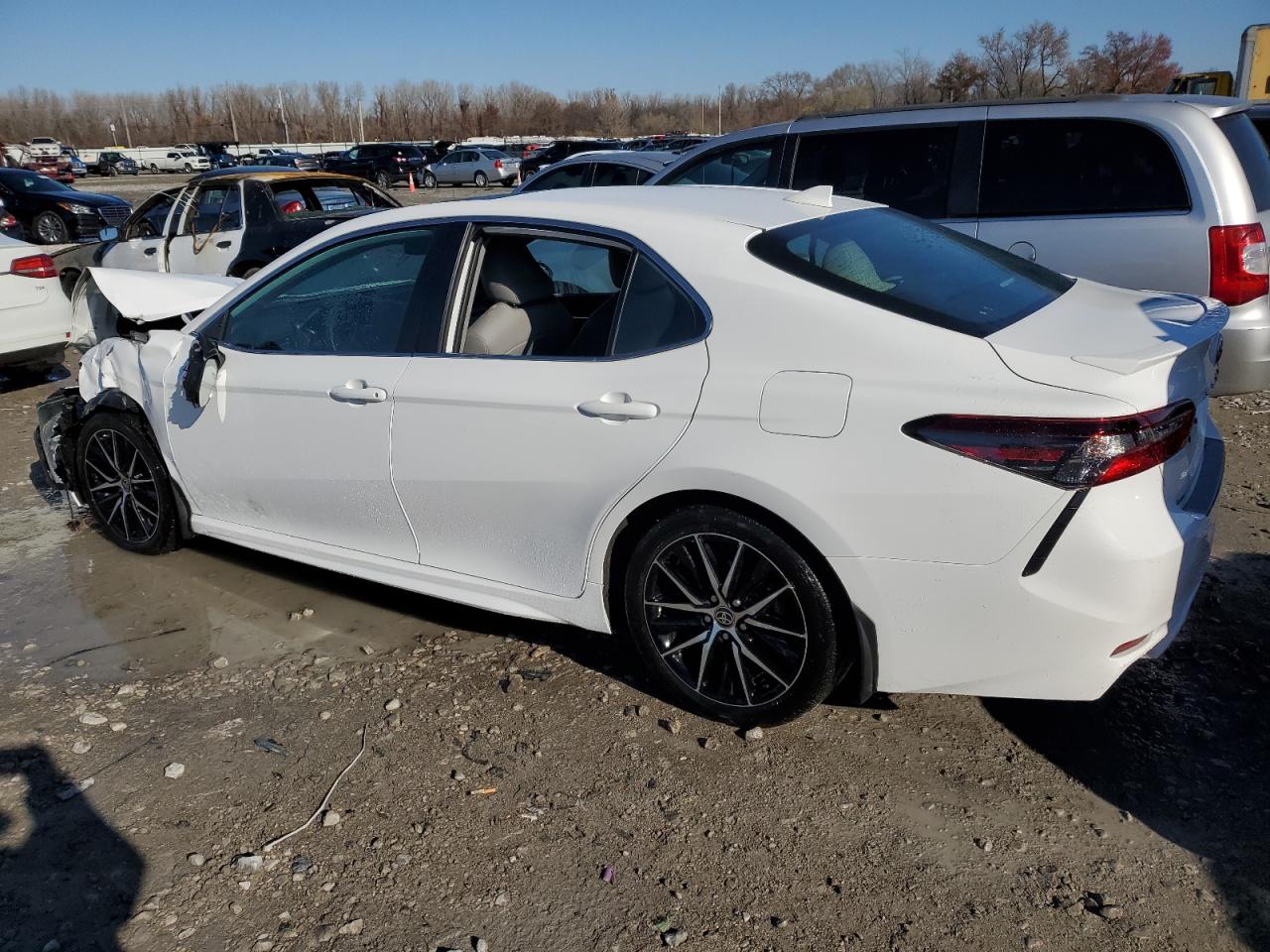 2022 TOYOTA CAMRY SE VIN:4T1T11BK6NU056597