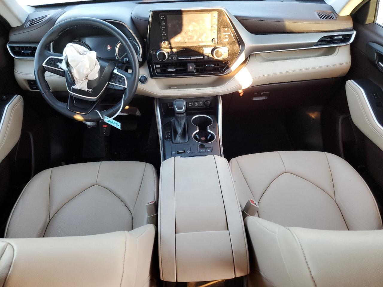 2022 TOYOTA HIGHLANDER XLE VIN:5TDHZRAH4NS557001