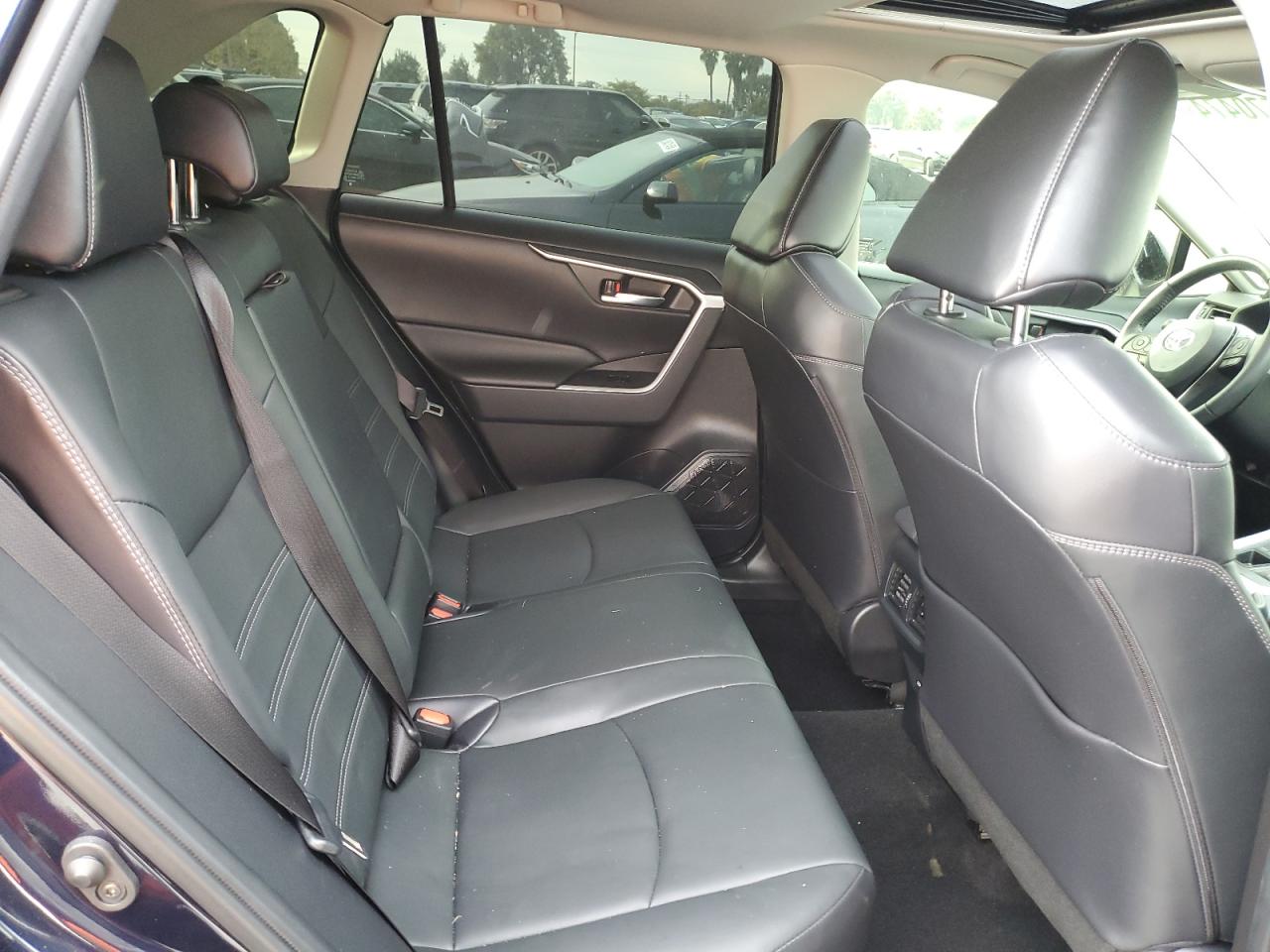 2022 TOYOTA RAV4 XLE PREMIUM VIN:JTMA1RFV9ND086840