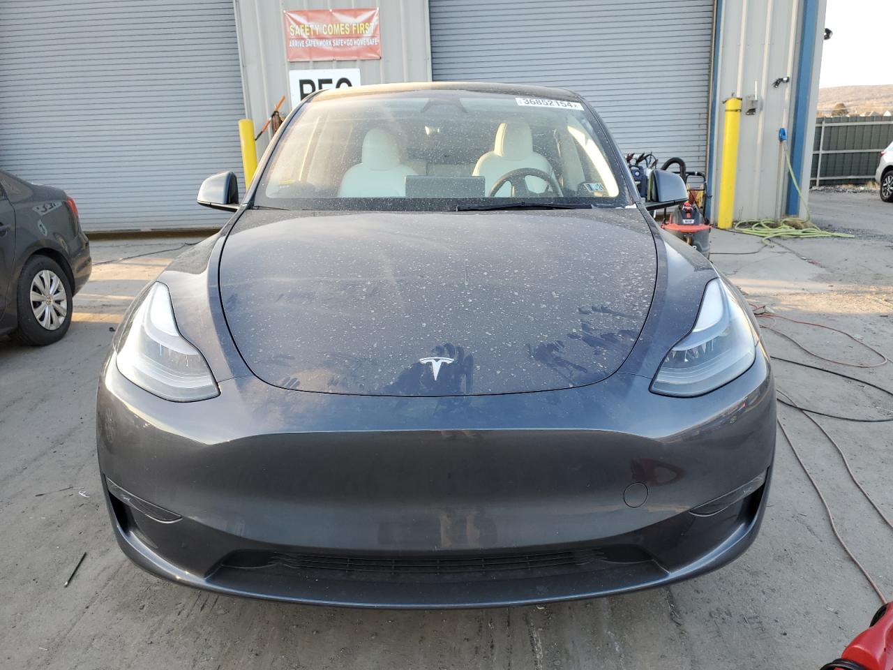 2023 TESLA MODEL Y  VIN:7SAYGDEE2PF830570