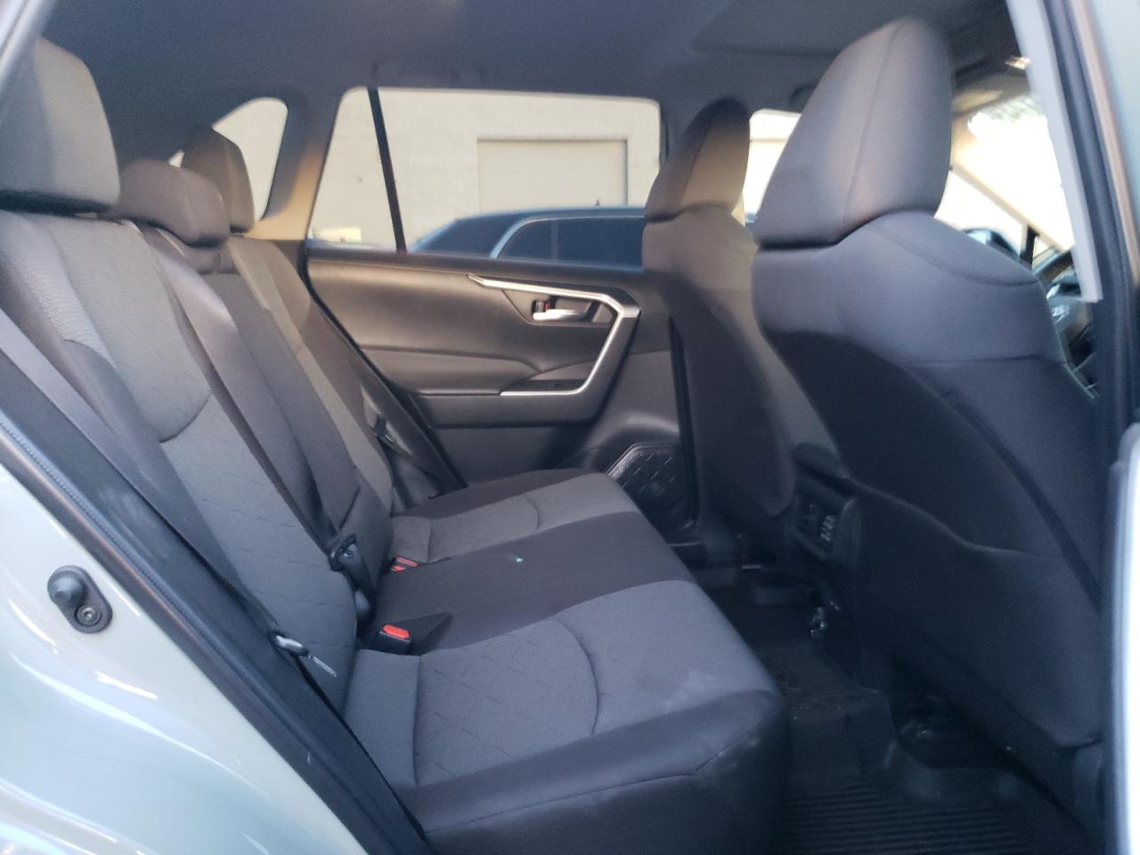 2022 TOYOTA RAV4 XLE VIN:2T3W1RFV3NW214479