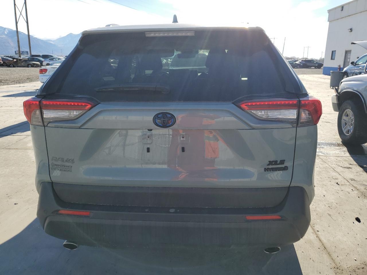 2022 TOYOTA RAV4 XLE PREMIUM VIN:JTMB6RFVXND521421