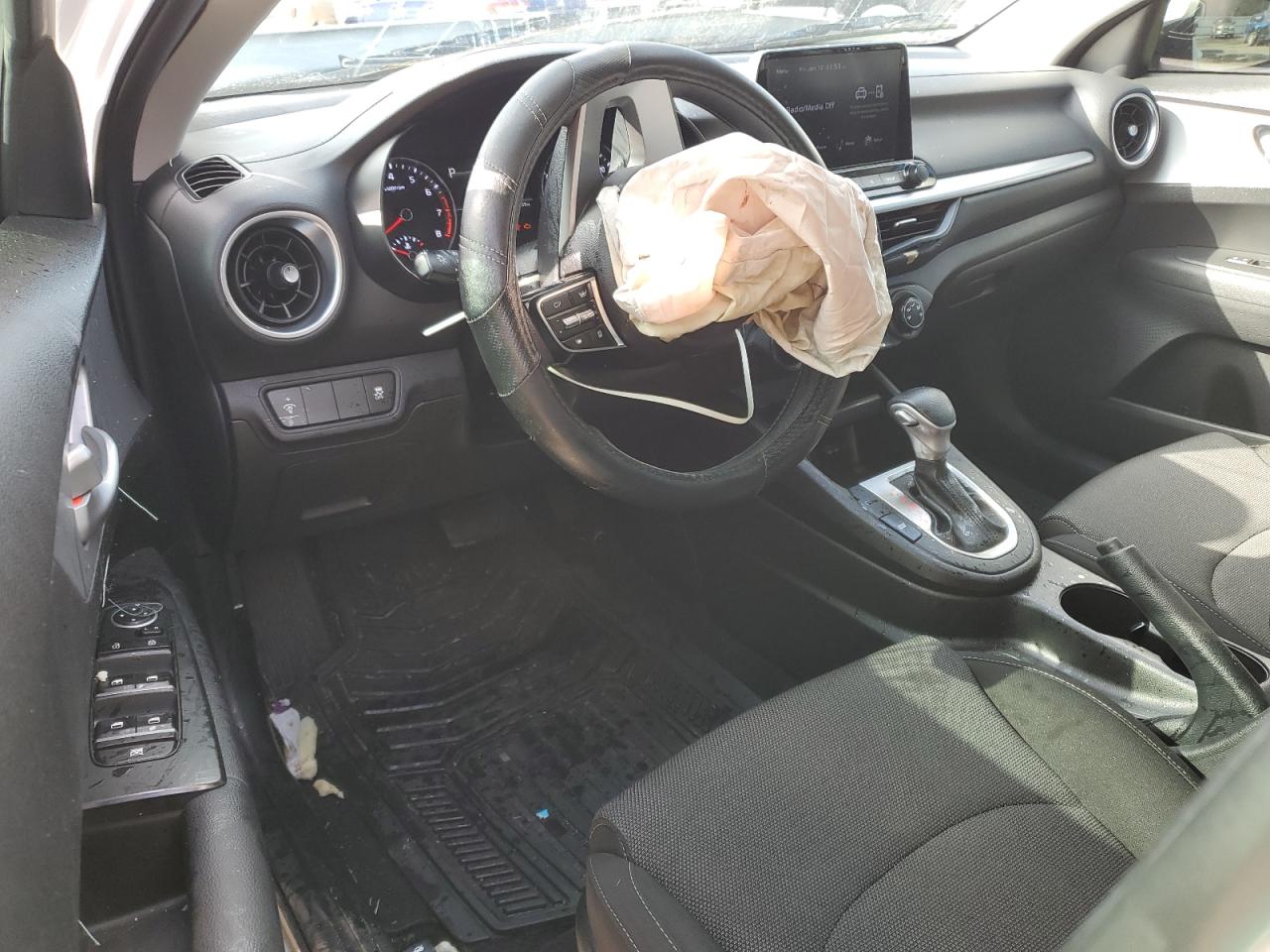 2023 KIA FORTE LX VIN:3KPF24AD2PE534986