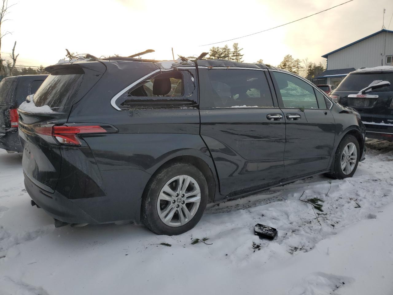 2022 TOYOTA SIENNA XLE VIN:5TDASKFC3NS049872