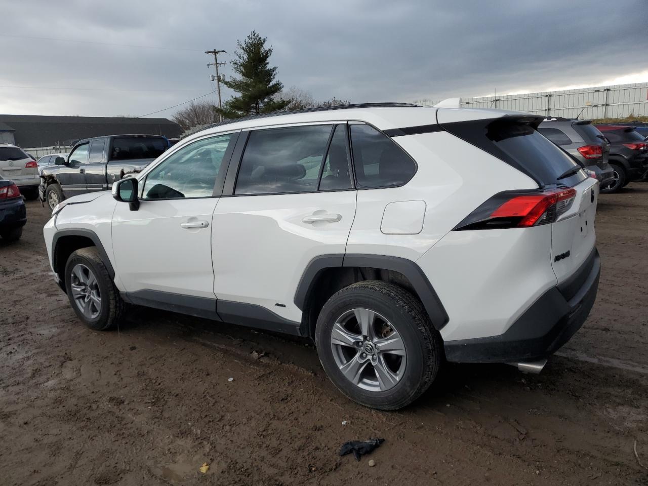 2022 TOYOTA RAV4 XLE VIN:4T3RWRFV6NU069890