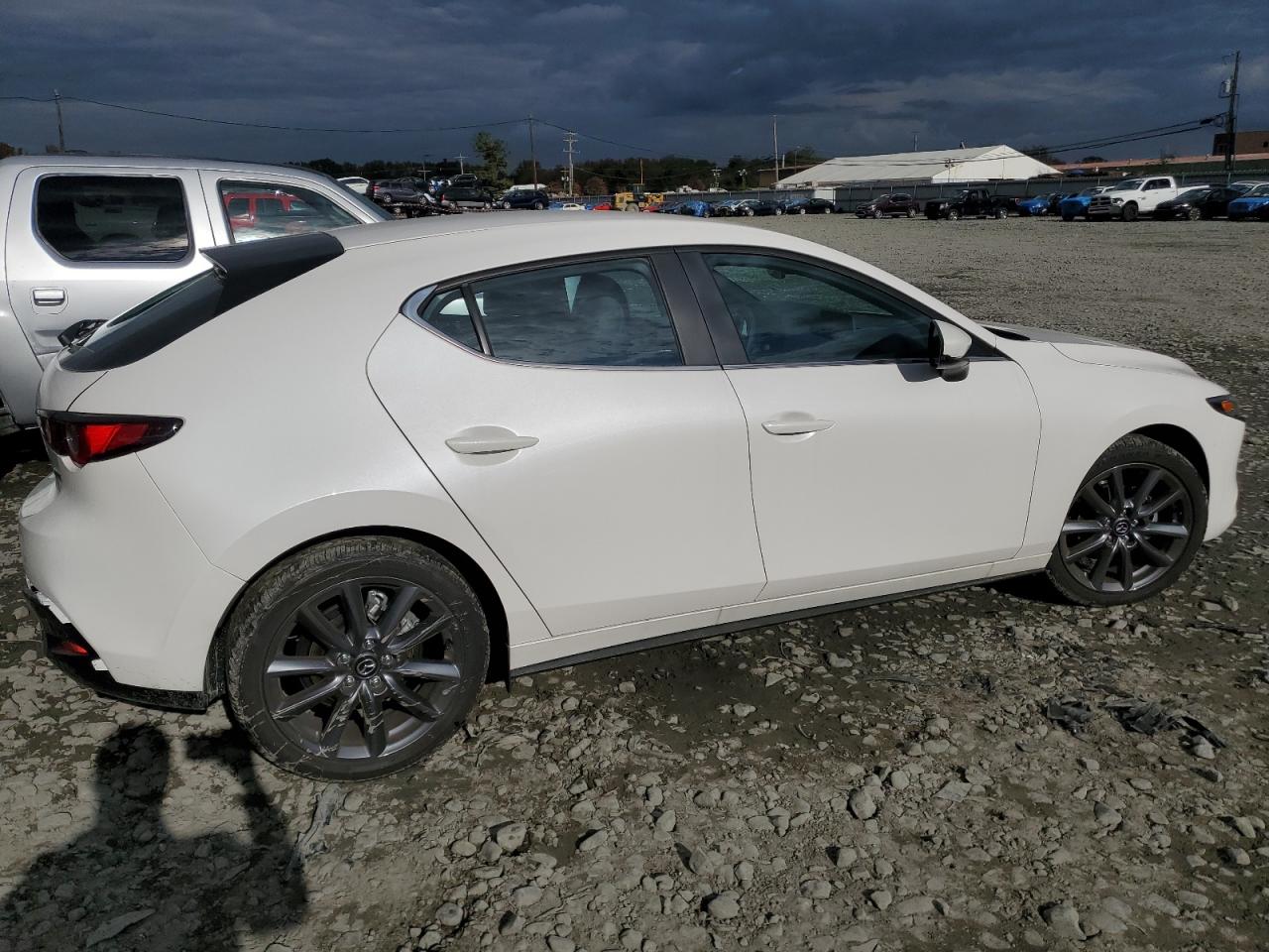 2023 MAZDA 3 SELECT VIN:JM1BPAKM1P1618572