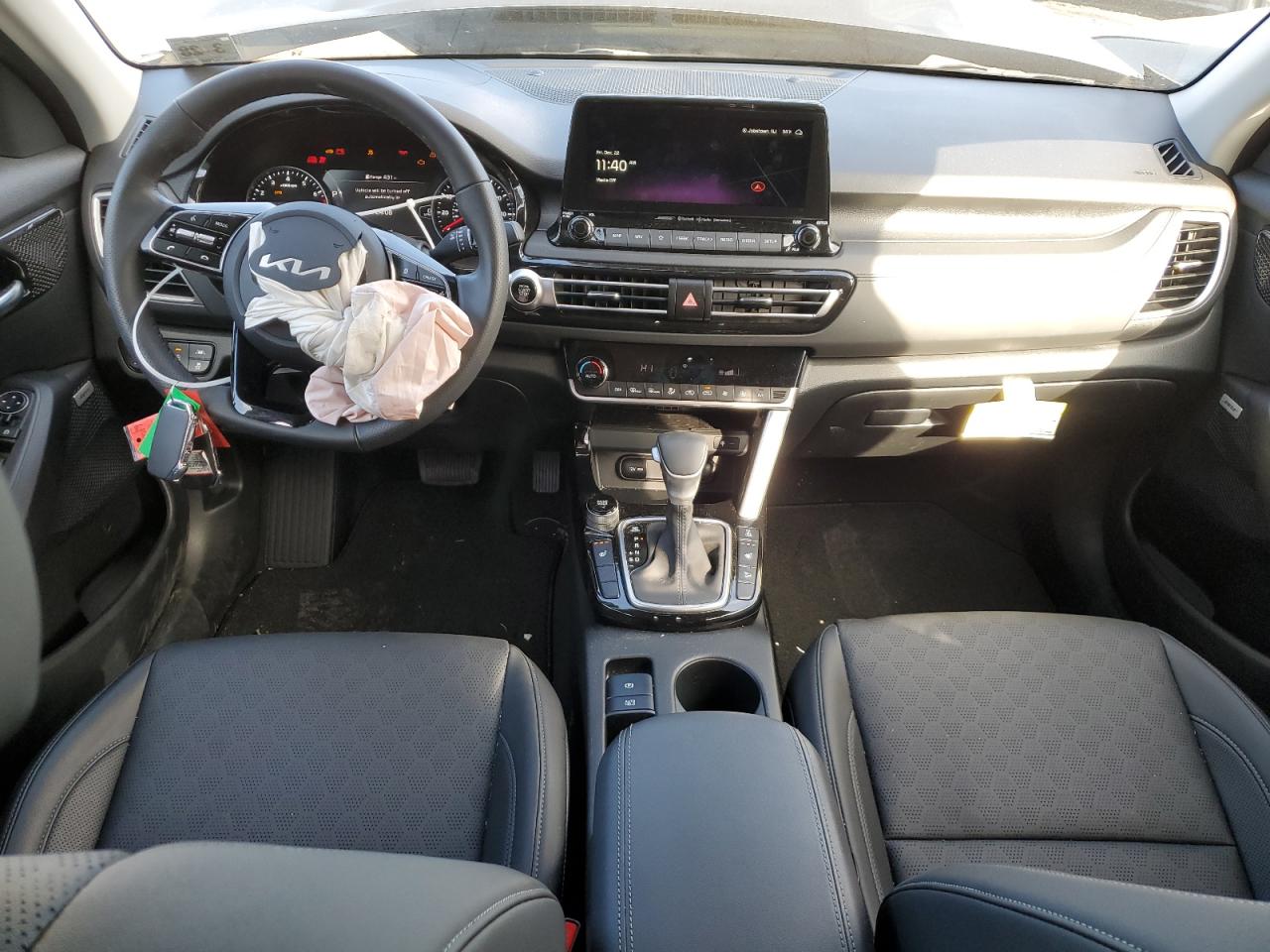 2023 KIA SELTOS SX VIN:KNDETCA21P7435898