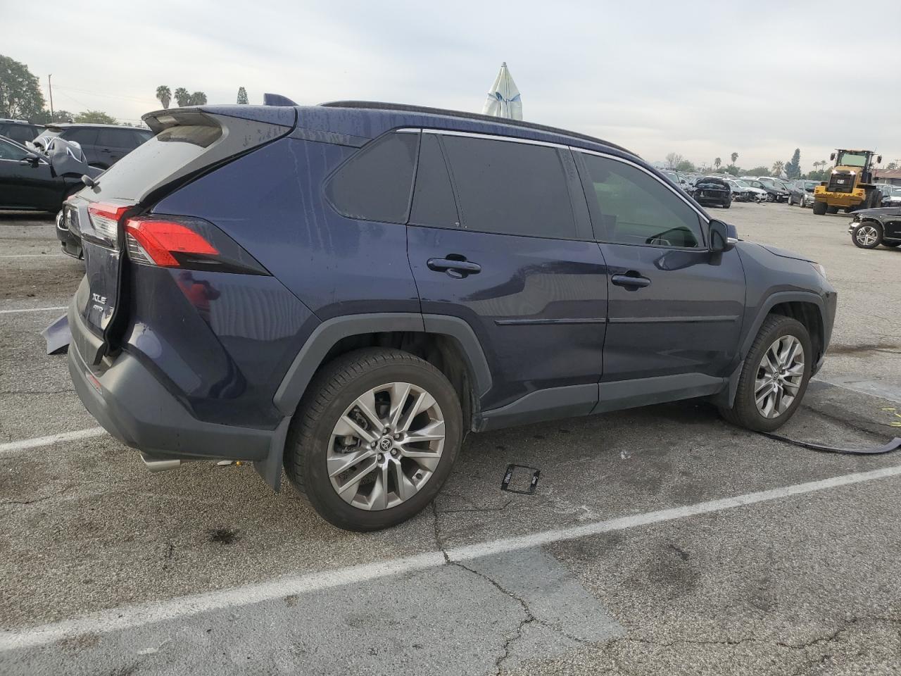 2022 TOYOTA RAV4 XLE PREMIUM VIN:JTMA1RFV9ND086840