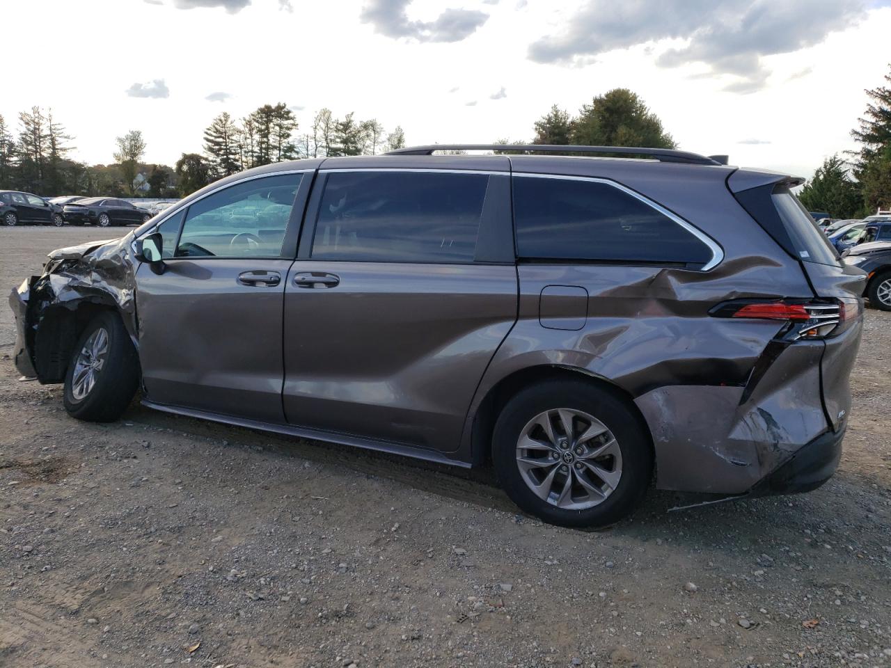 2022 TOYOTA SIENNA LE VIN:5TDBSKFC8NS051301