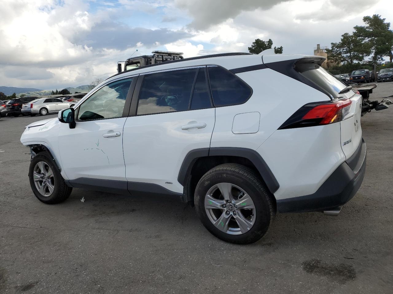 2022 TOYOTA RAV4 XLE VIN:2T3RWRFV2NW138090