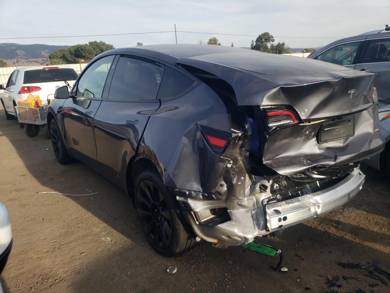 2023 TESLA MODEL Y  VIN:7SAYGAEE0PF889051