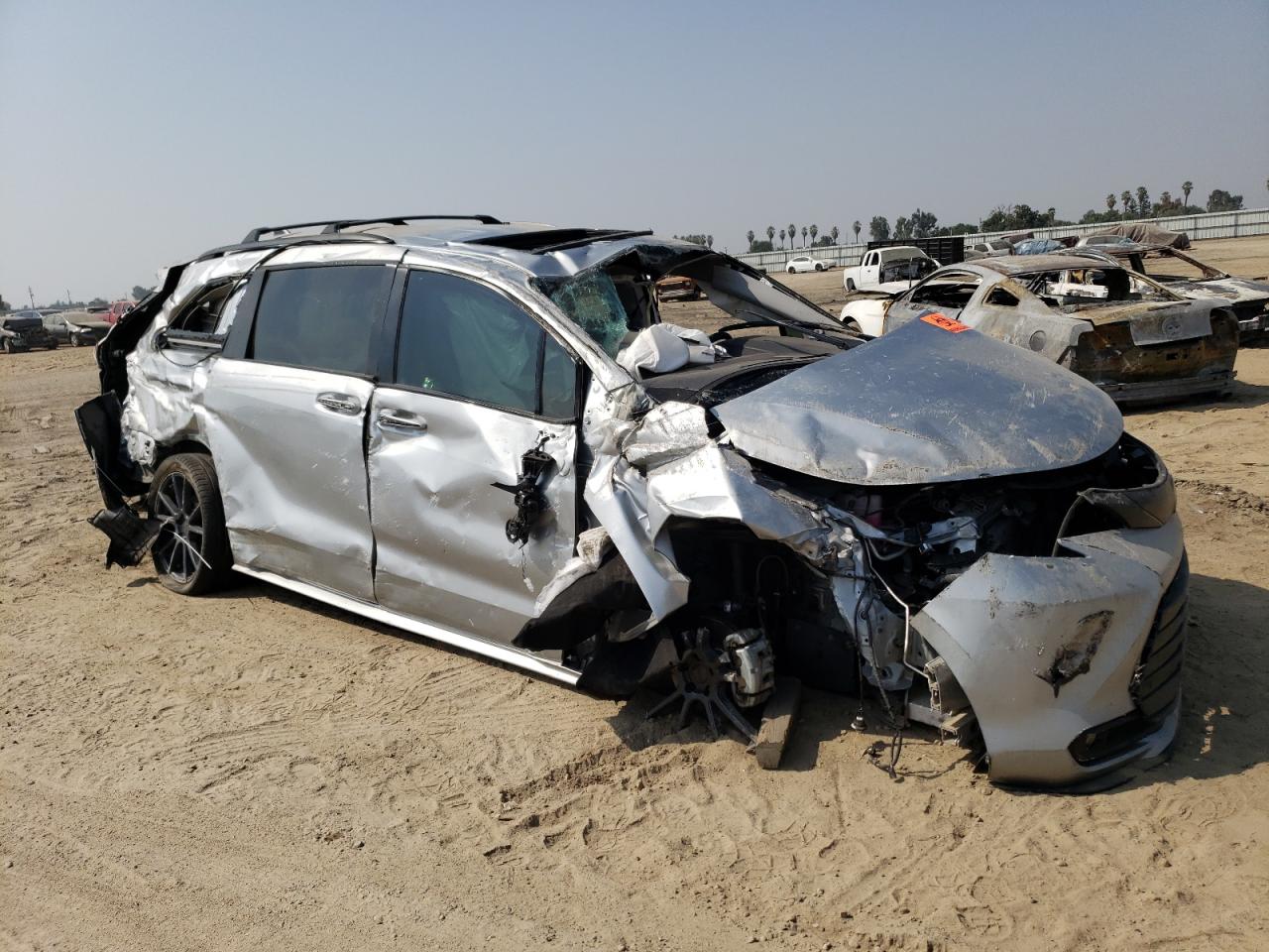 2022 TOYOTA SIENNA XLE VIN:5TDJRKEC7NS088977