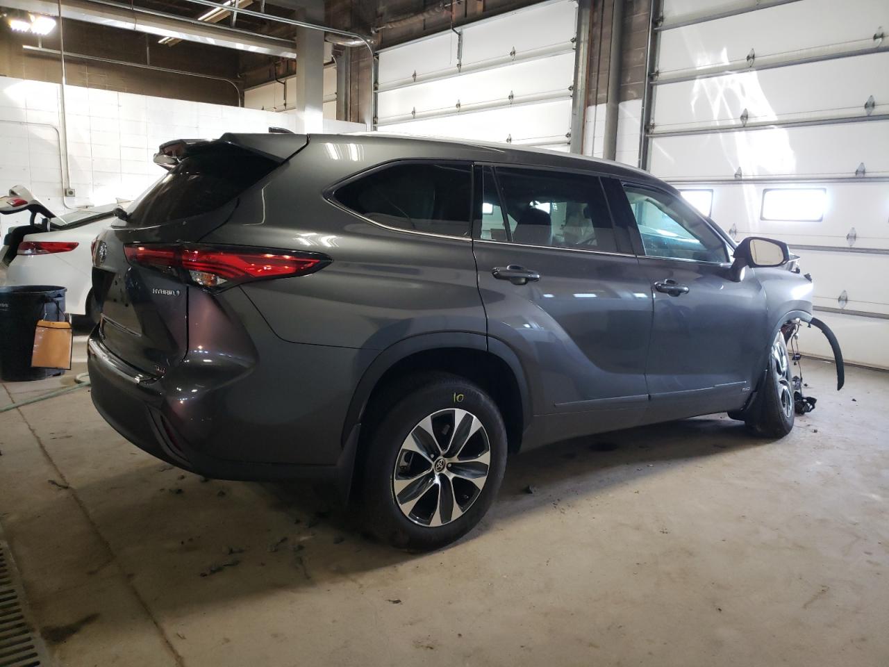 2022 TOYOTA HIGHLANDER HYBRID XLE VIN:5TDGBRCH1NS558877