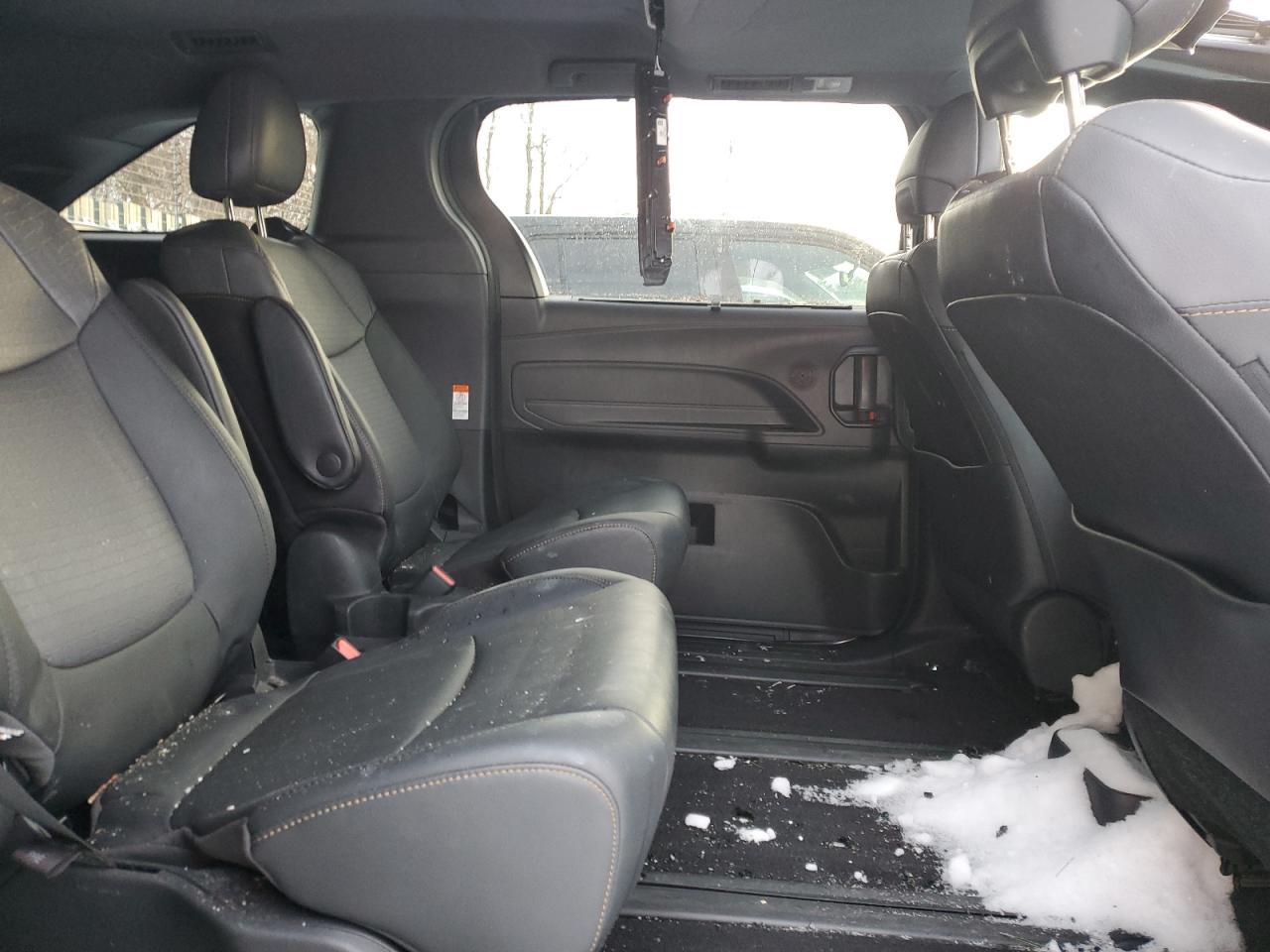 2022 TOYOTA SIENNA XLE VIN:5TDASKFC3NS049872