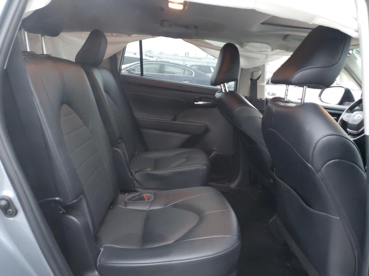 2022 TOYOTA HIGHLANDER XLE VIN:5TDHZRBH3NS212878