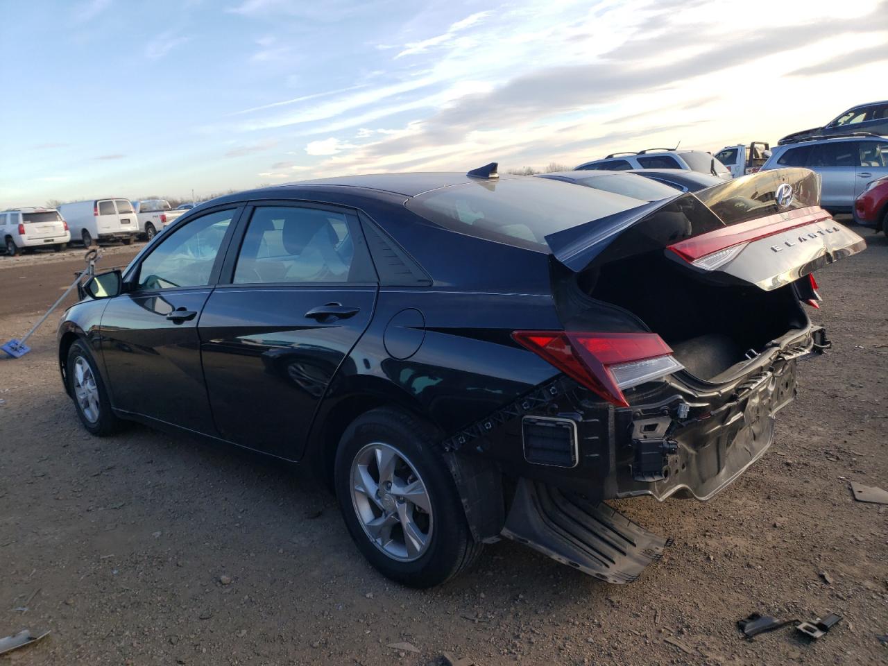 2022 HYUNDAI ELANTRA SE VIN:KMHLL4AG4NU335197