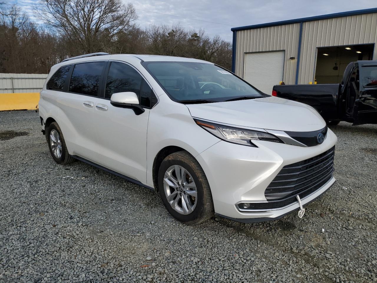 2022 TOYOTA SIENNA LIMITED VIN:5TDZRKEC9NS077837