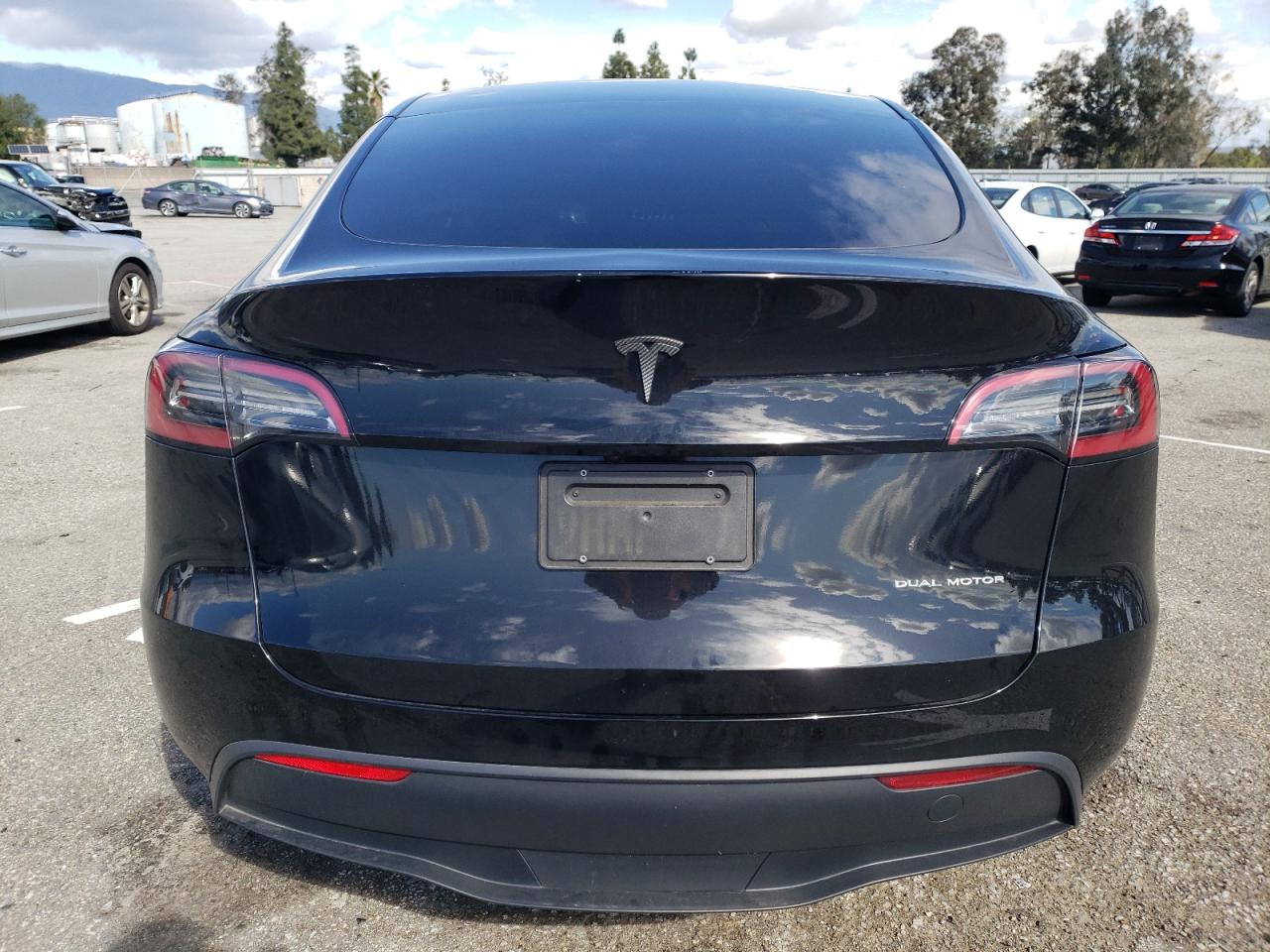 2023 TESLA MODEL Y  VIN:7SAYGDEE8PF840262