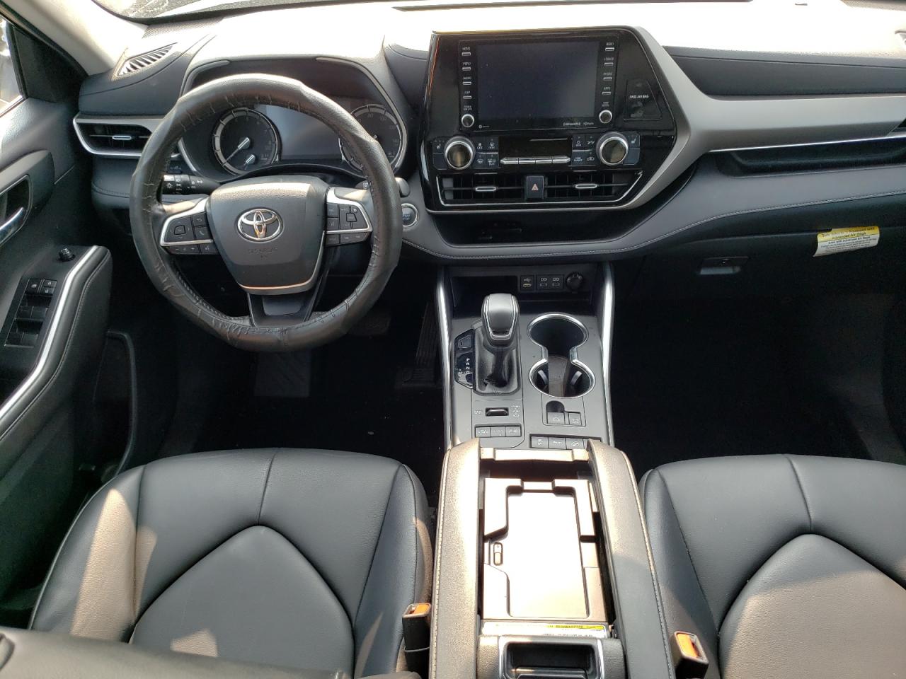 2022 TOYOTA HIGHLANDER XLE VIN:5TDHZRBH7NS567018