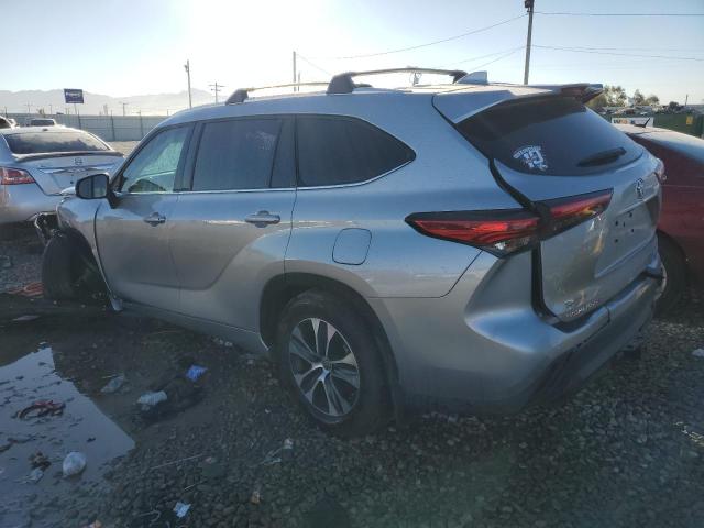 2021 TOYOTA HIGHLANDER XLE VIN: 5TDHZRBH5MS142721