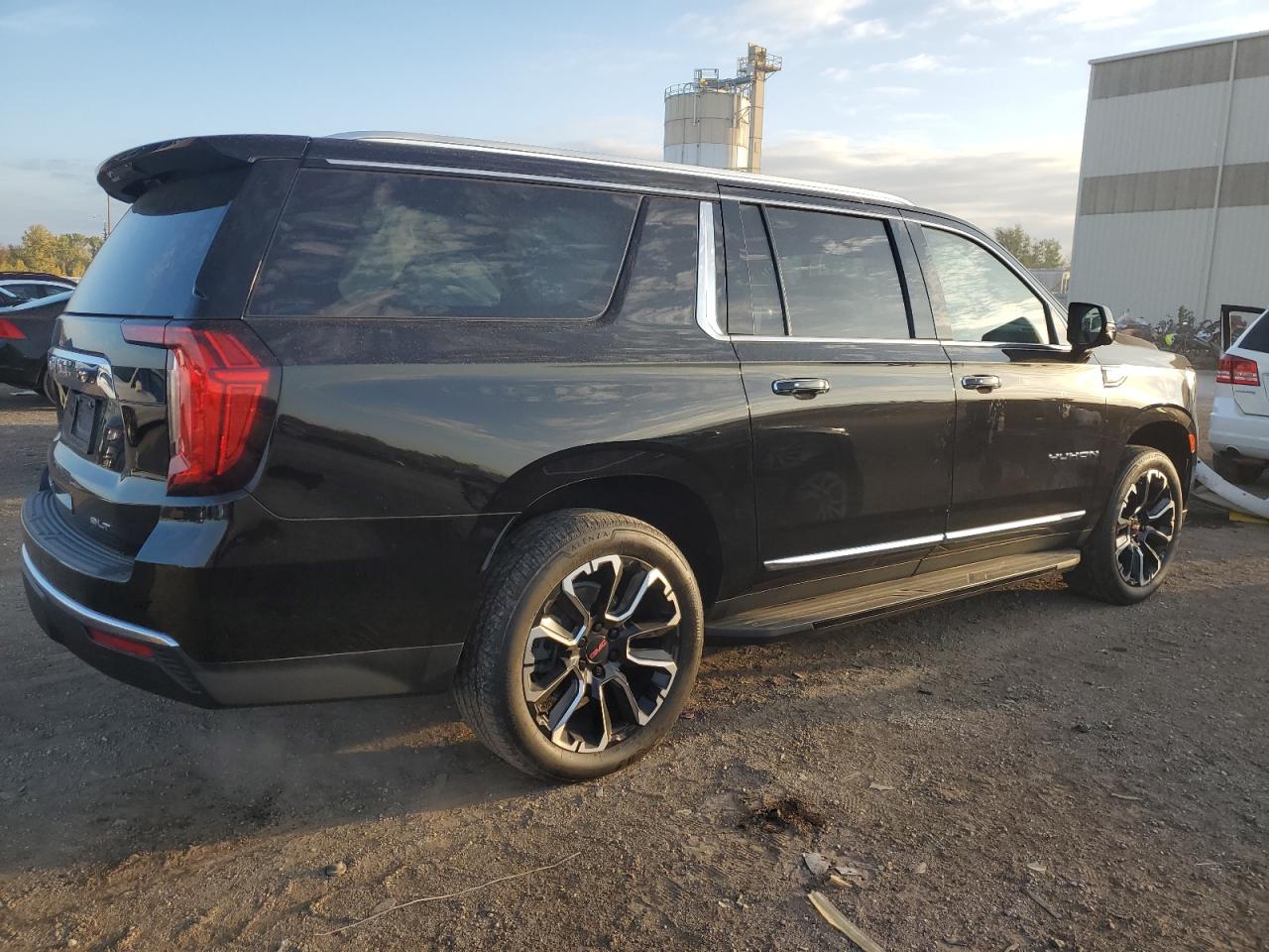 2022 GMC YUKON XL K1500 SLT VIN:1GKS2GKD1NR203613