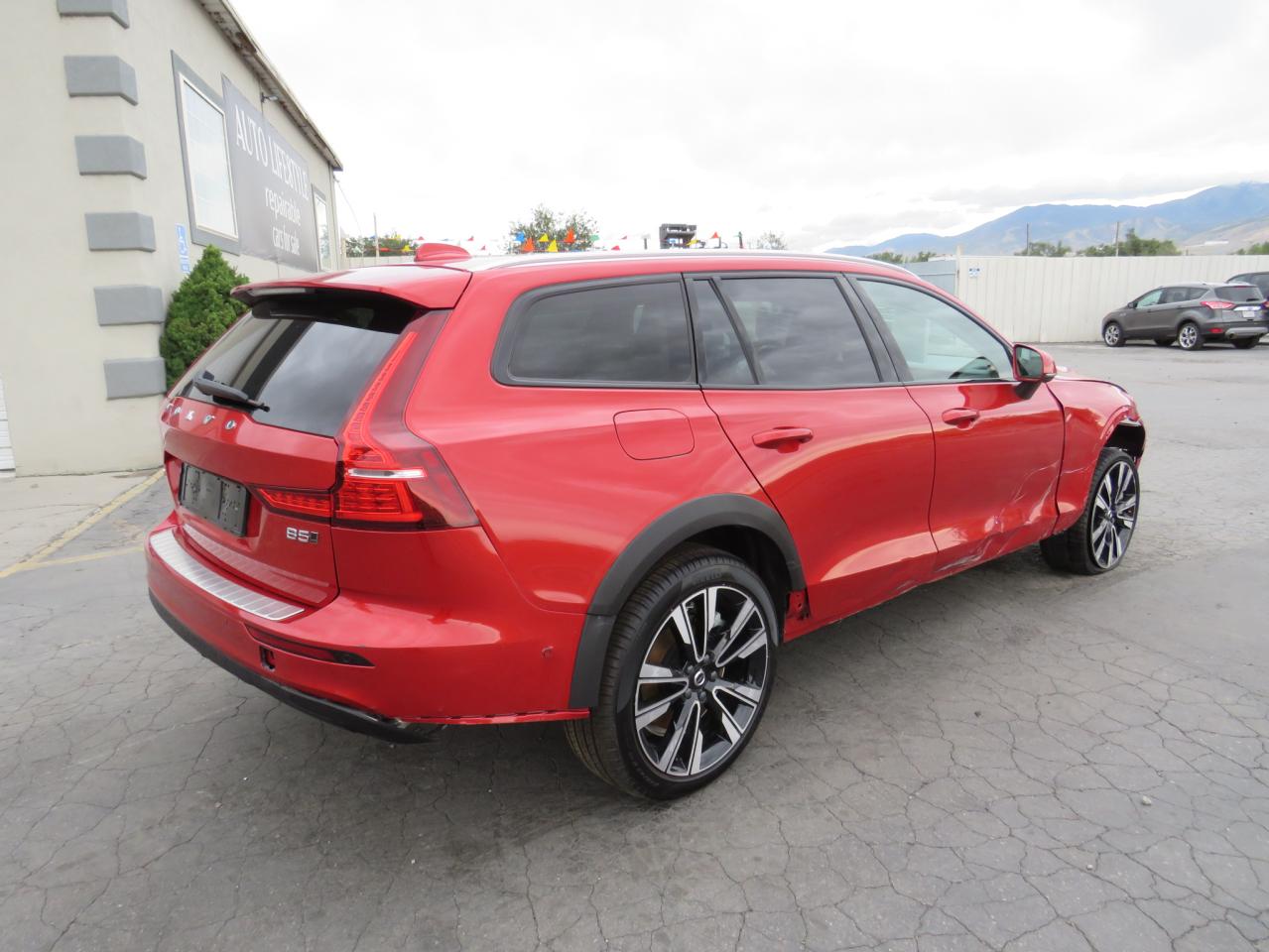 2023 VOLVO V60 CROSS COUNTRY ULTIMATE VIN:YV4L12WB4P2110379