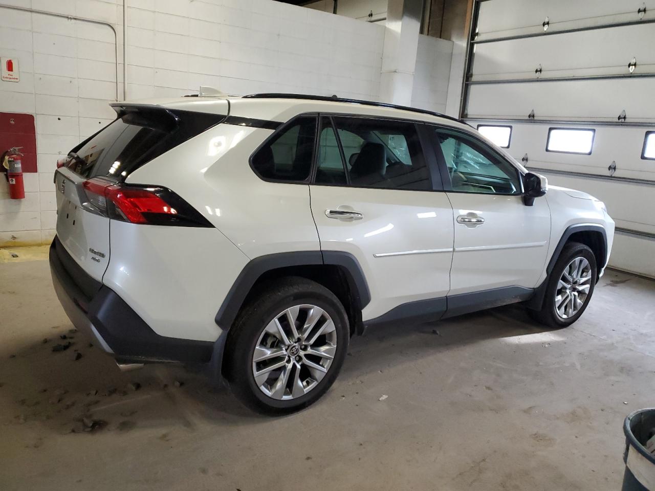 2022 TOYOTA RAV4 LIMITED VIN:2T3N1RFV7NW324589