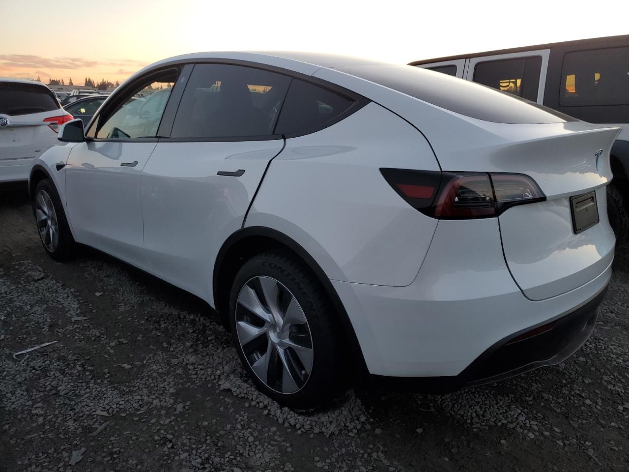 2023 TESLA MODEL Y  VIN:7SAYGDEE6PF748499