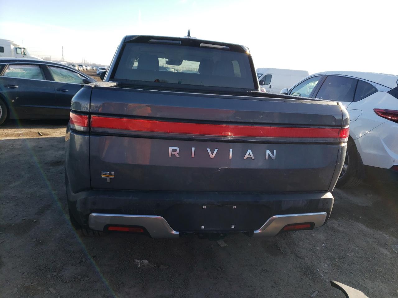 2022 RIVIAN R1T ADVENTURE VIN:7FCTGAAA7NN013435